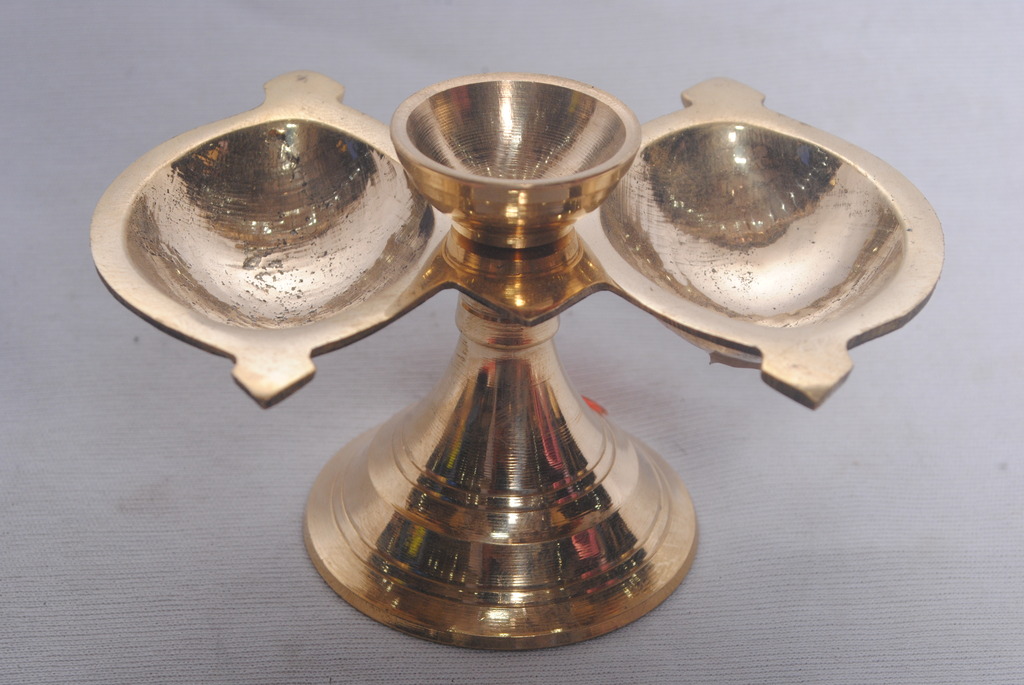 Brass Metal Ganga Deepam – Srivadivelavanmetals